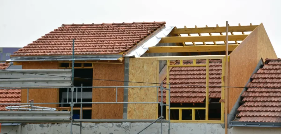 Quelles autorisations pour surélever une maison à Lille ?